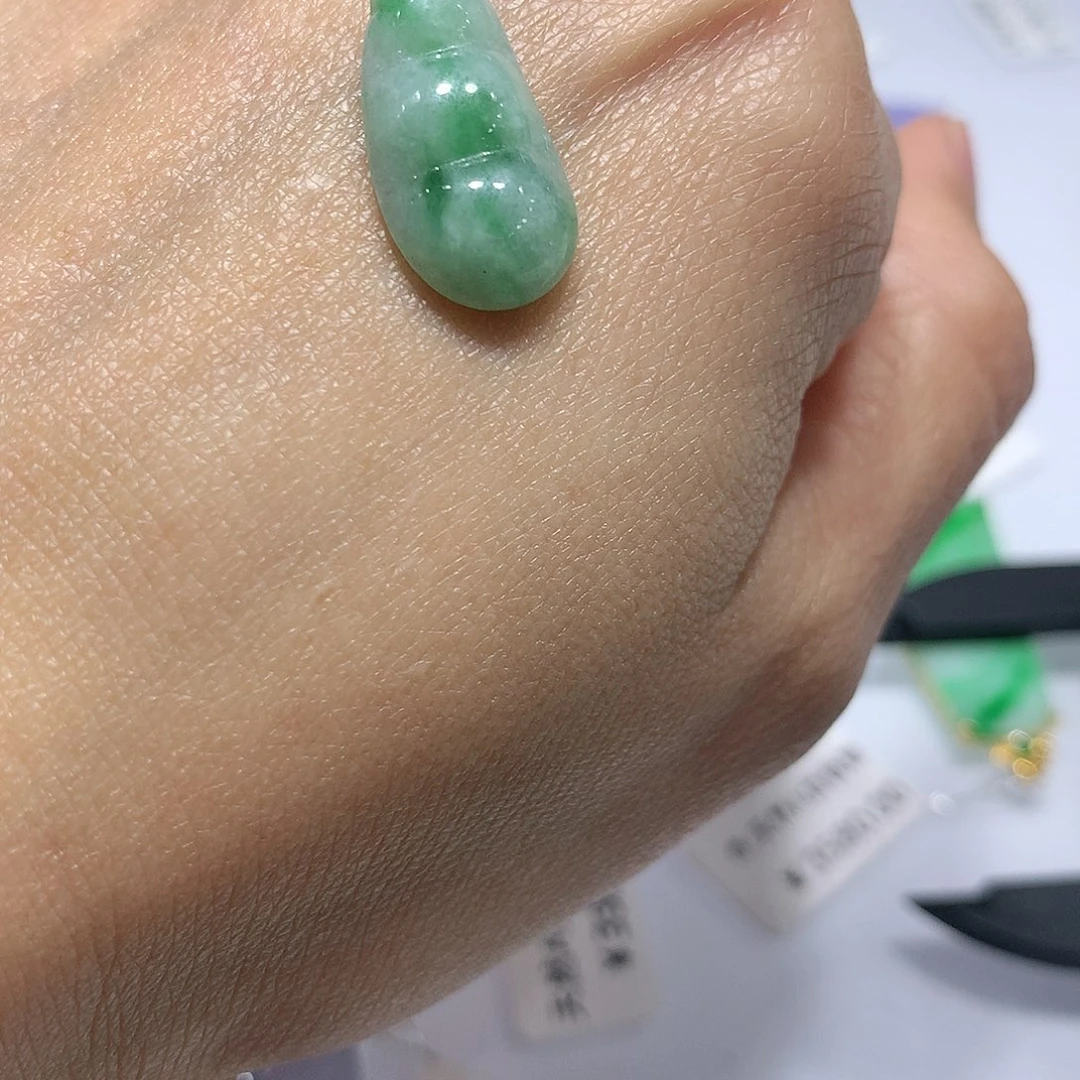 翡翠裸石翡翠福豆