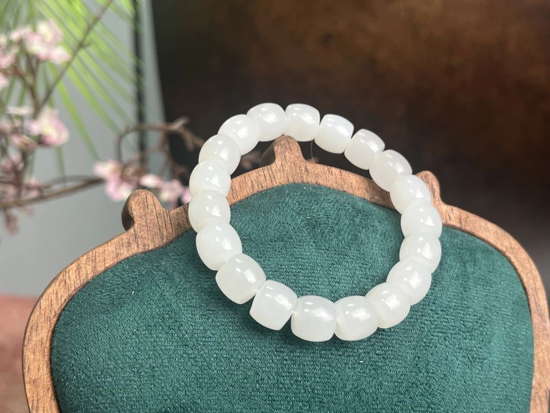 新疆和田玉于阗老坑冰羊脂直切卡11手串直播间专享多样性发一件