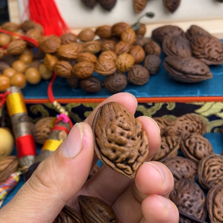 浪***生木质非金属桃枭吊坠桃枭吊坠