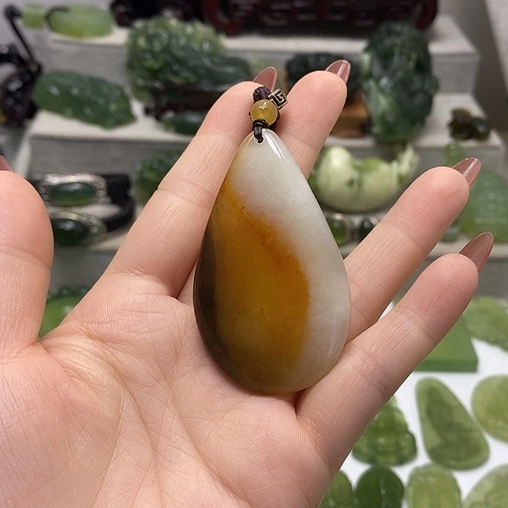 未镶嵌蛇纹石玉挂件