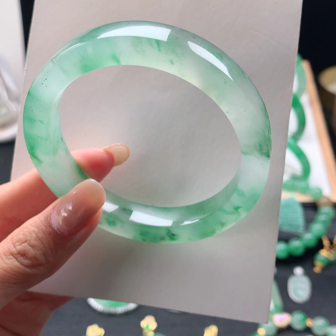 石英质玉未镶嵌手镯