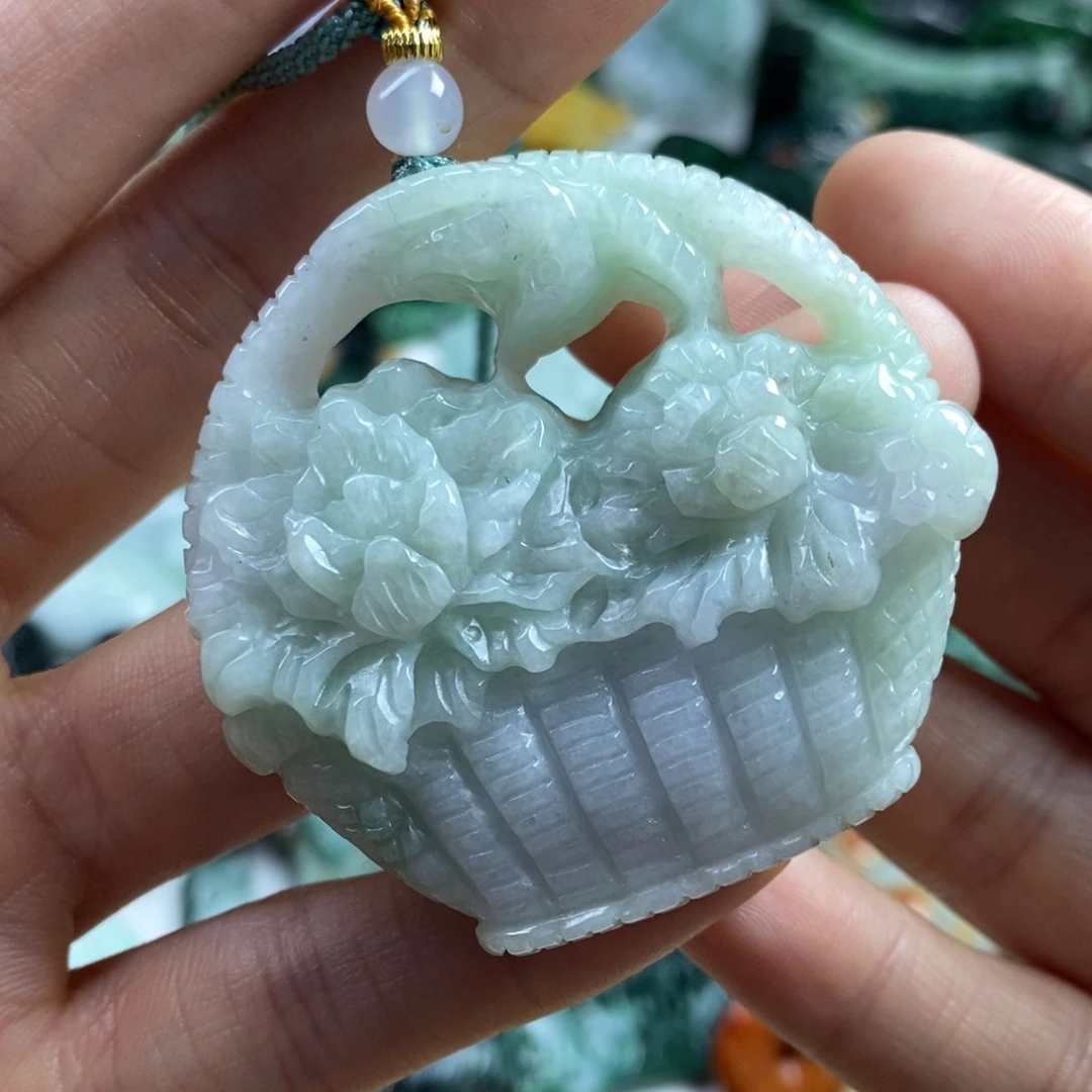 翡翠颈饰未镶嵌小***天