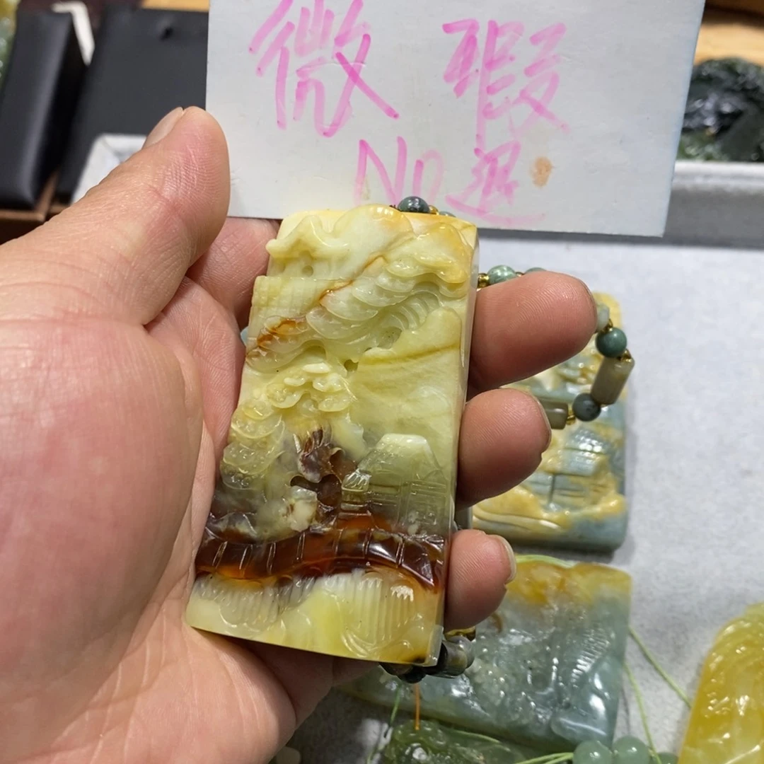 蛇纹石玉颈饰未镶嵌