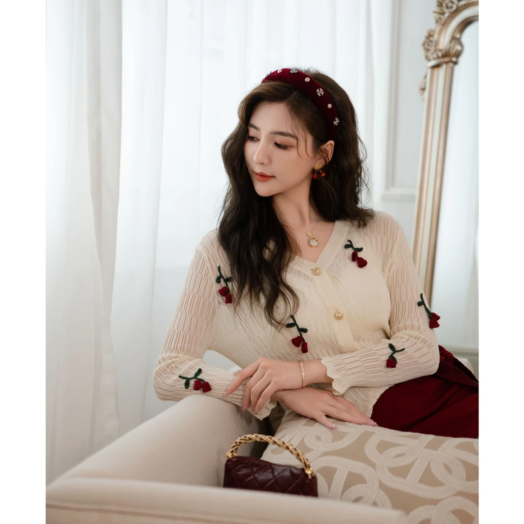 COCO BECCI【玫瑰铃兰】镂空感刺绣甜美精致针织开衫CFXYC231183