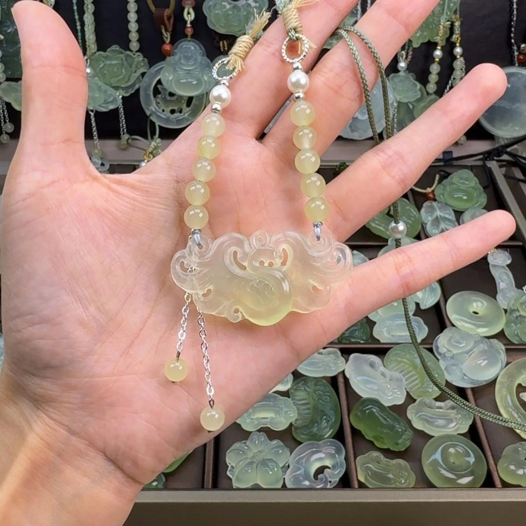 岫玉未镶嵌吊坠(赠链)