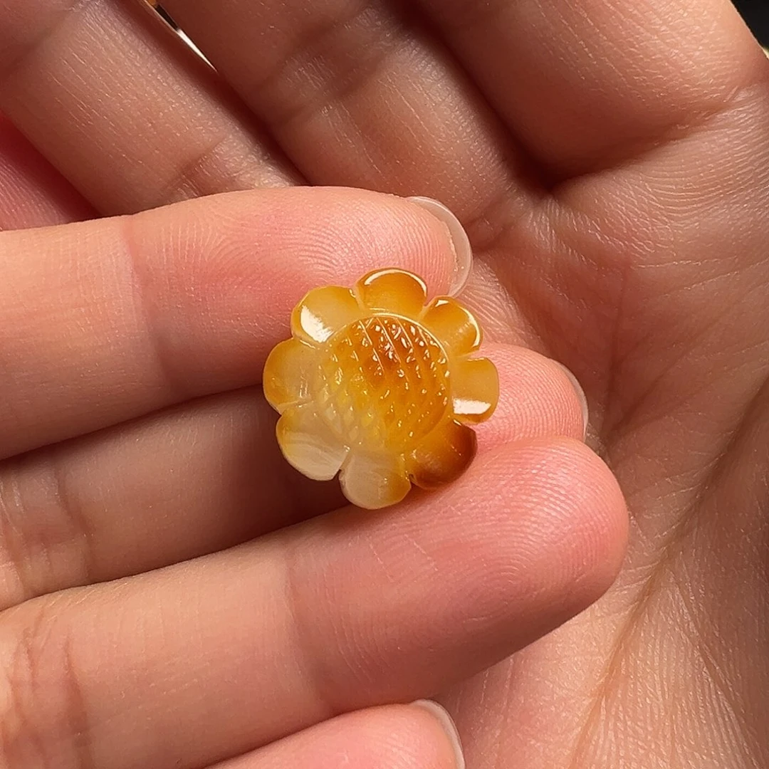 蜜蜡颈饰未镶嵌太阳花