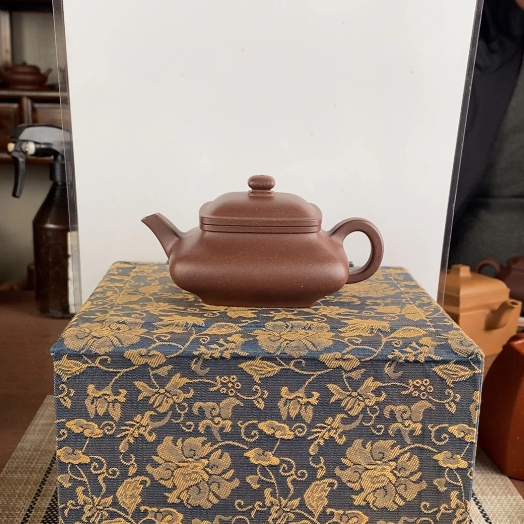 紫砂茶壶西****?宜兴紫砂工艺美术精品