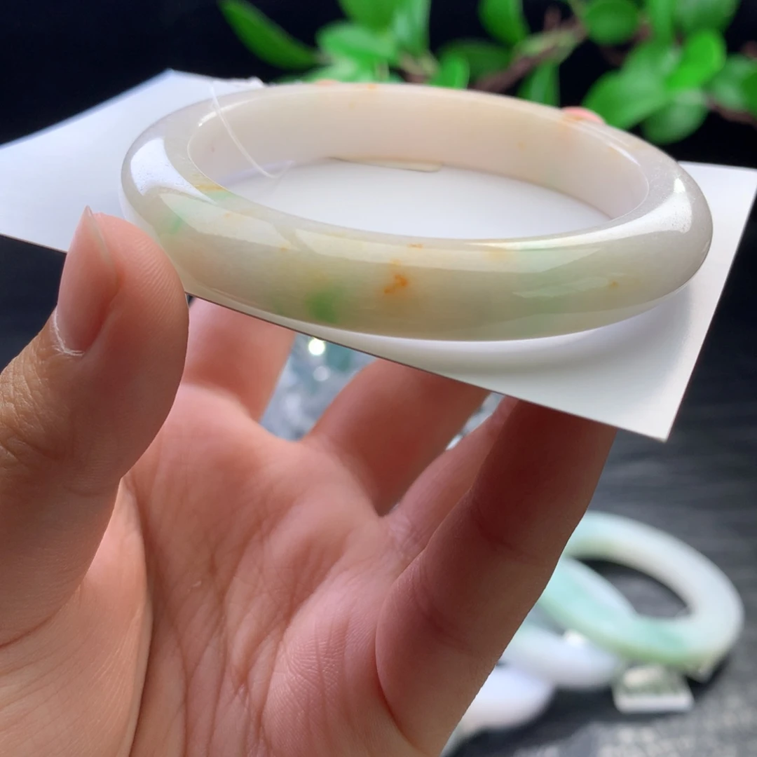 未镶嵌手镯定制翡翠