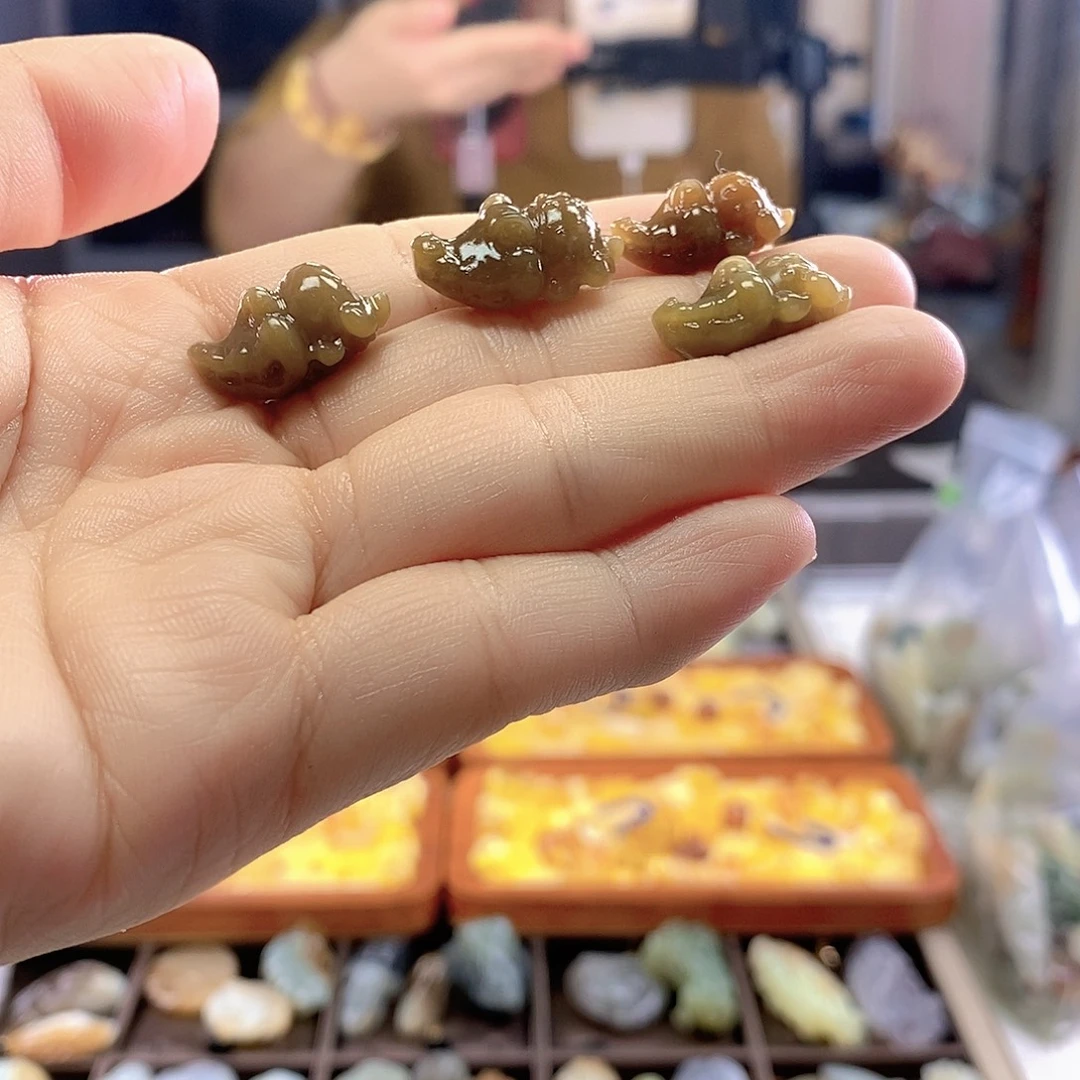 和田玉未镶嵌颈饰79.9一个