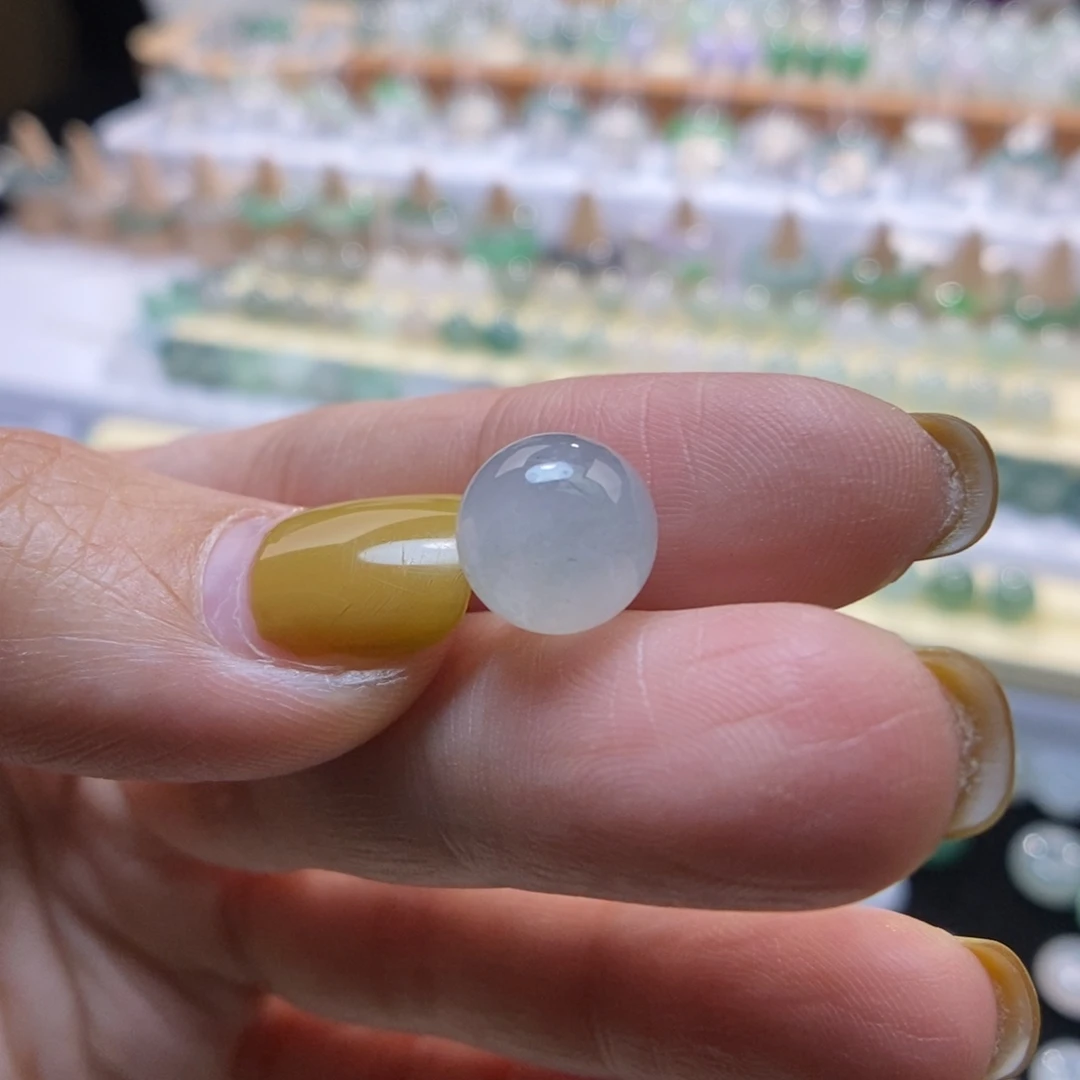 翡翠未镶嵌颈饰10.4乌鸡