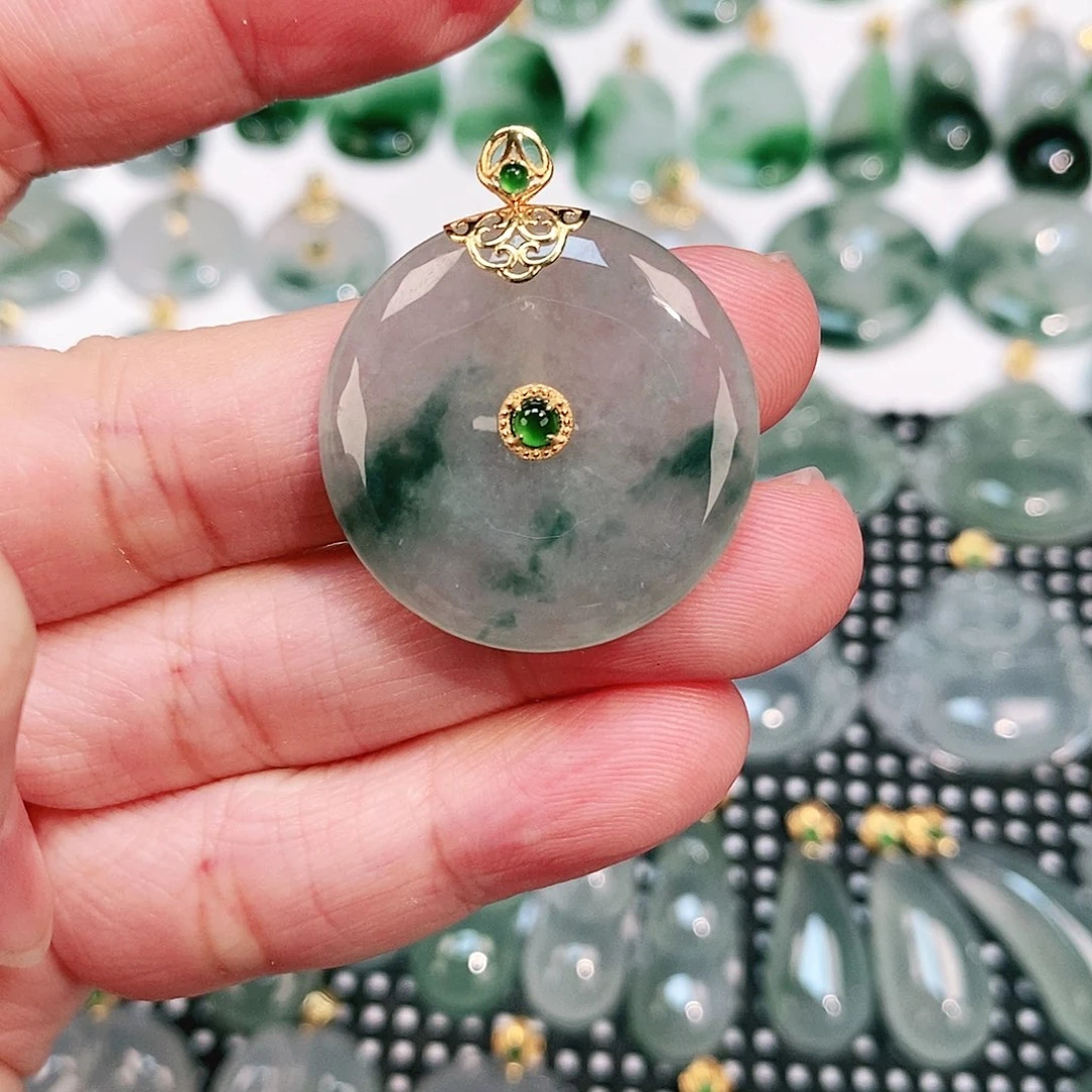 翡翠颈饰18K金镶嵌吊坠