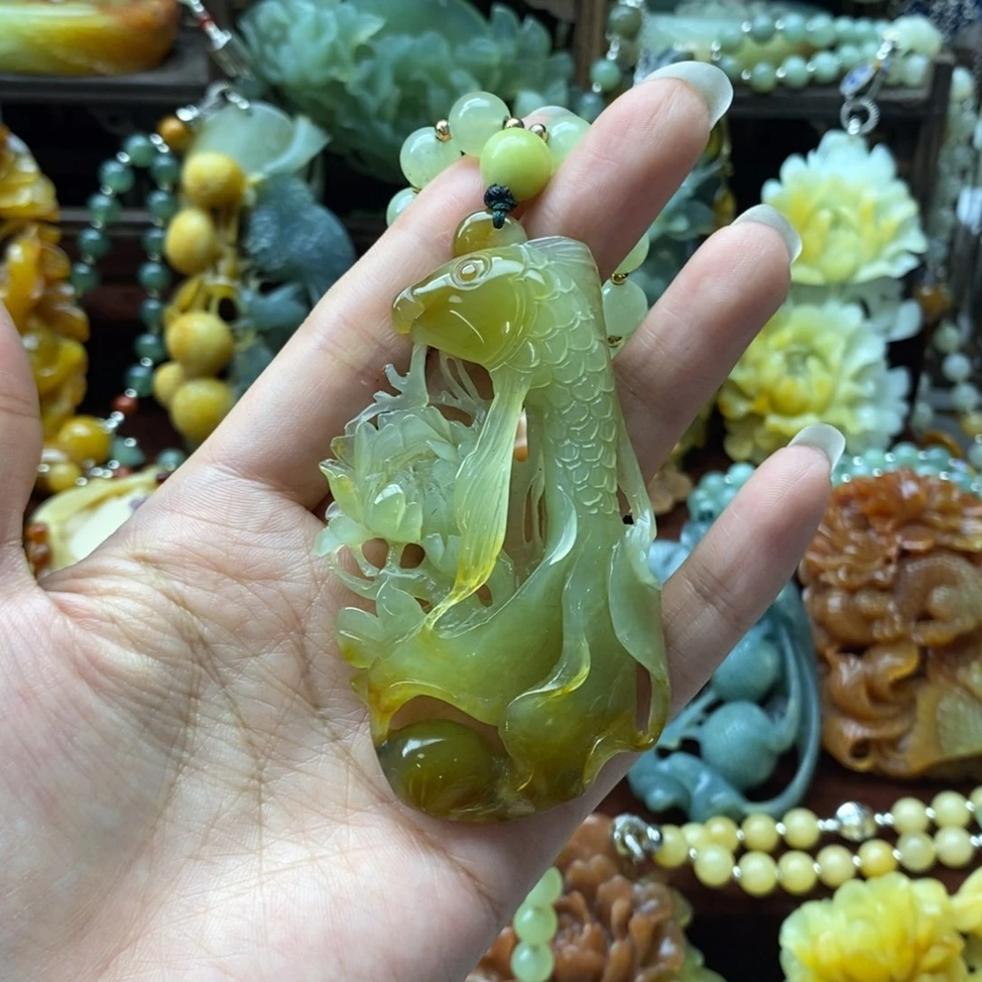 蛇纹石玉颈饰未镶嵌