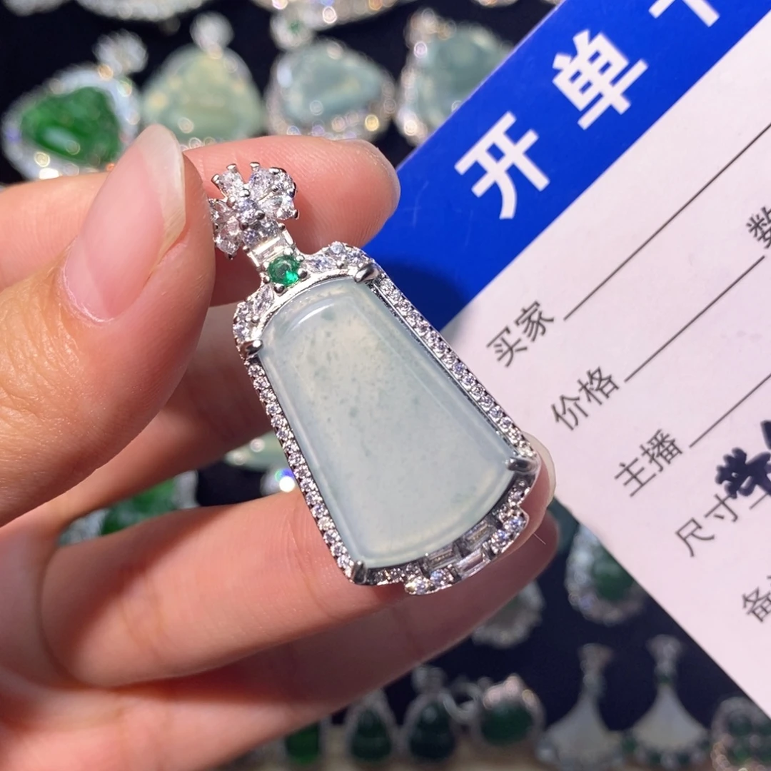 翡翠未镶嵌颈饰天然