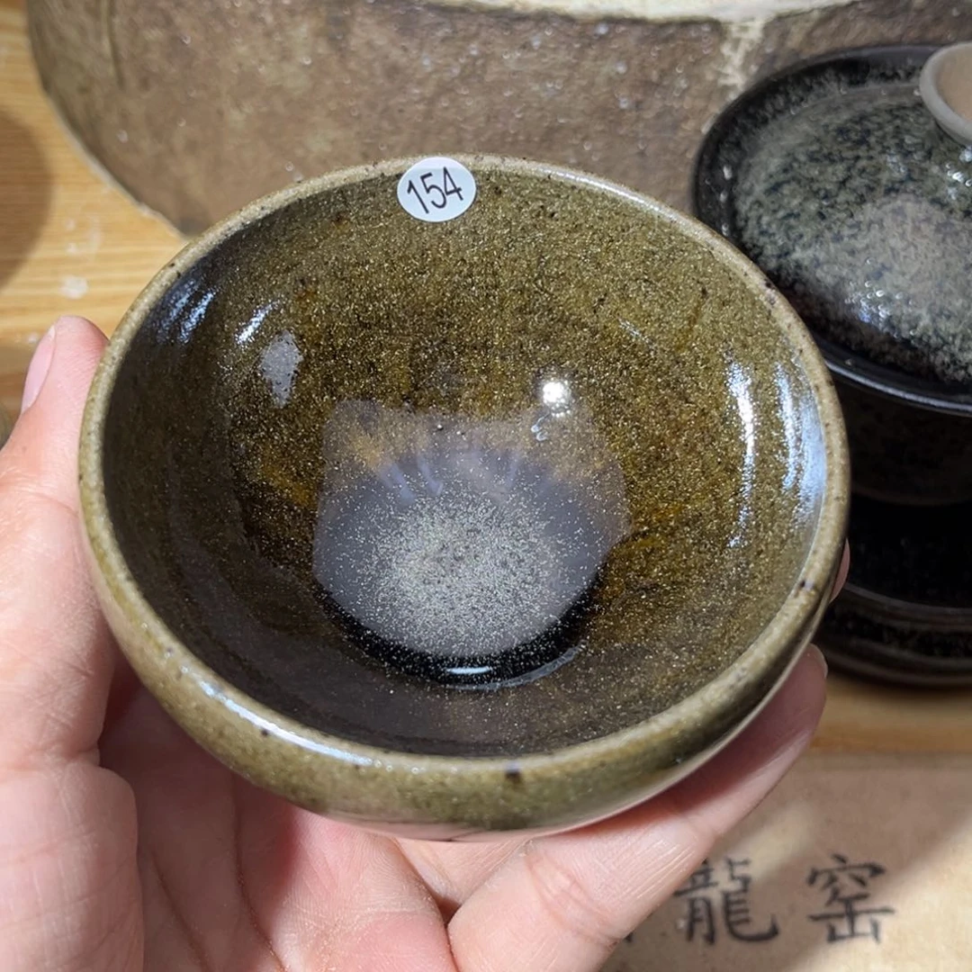 茶盏义兴龙窑坚持真柴烧