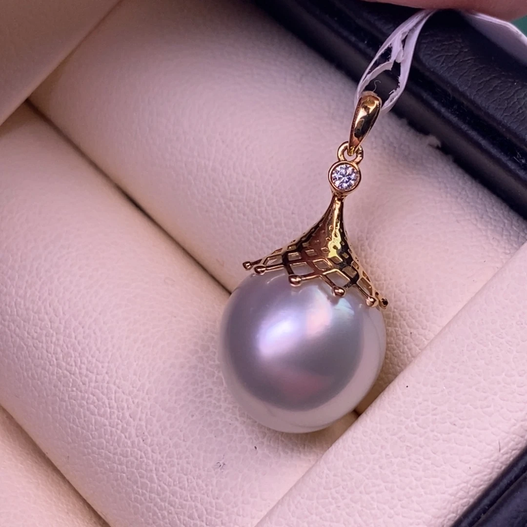 颈饰18K金镶嵌海水珍珠