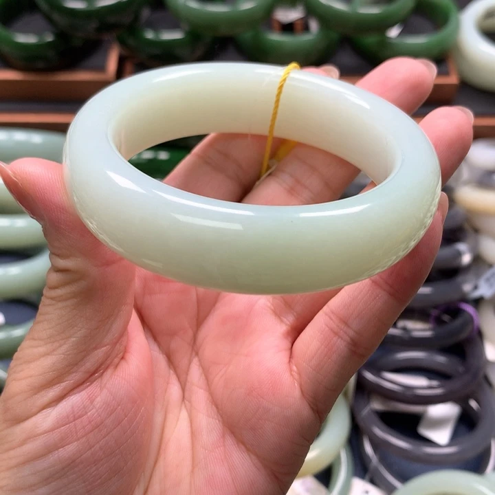【闪购商品】未镶嵌手镯和田玉
