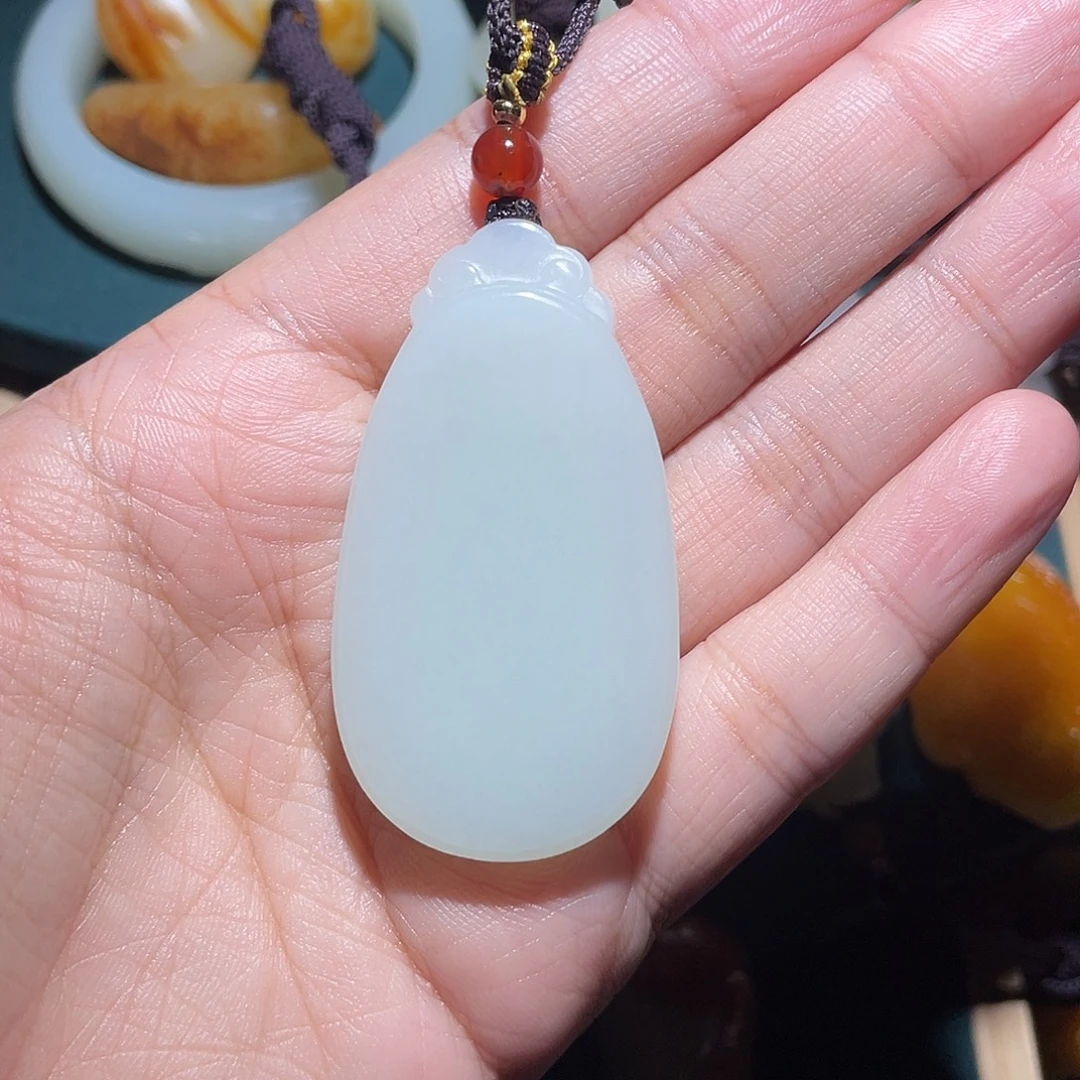 祝***安和田玉未镶嵌颈饰