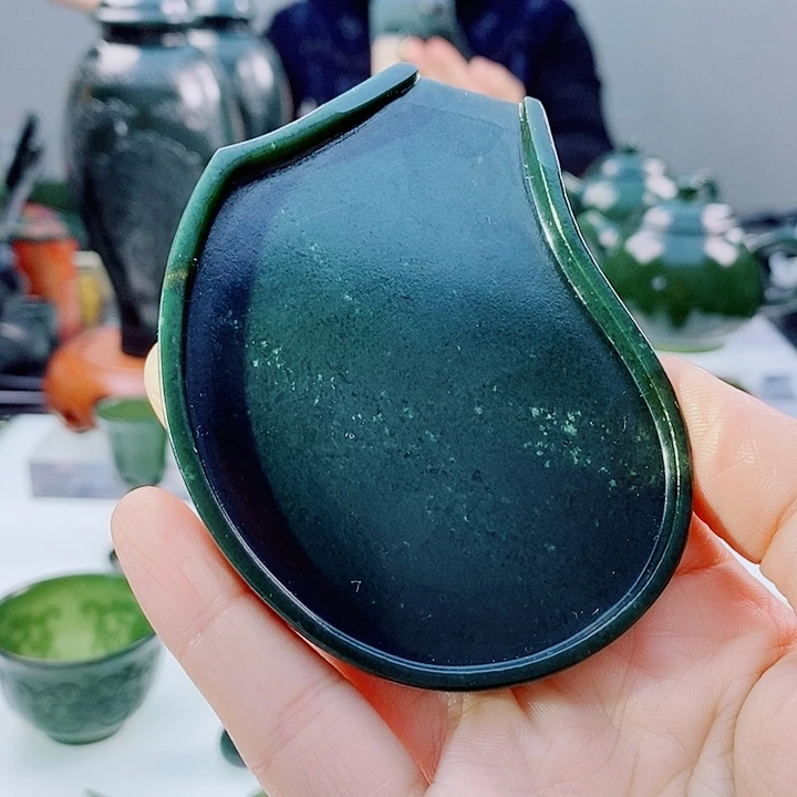 和田玉（青玉）未镶嵌把件