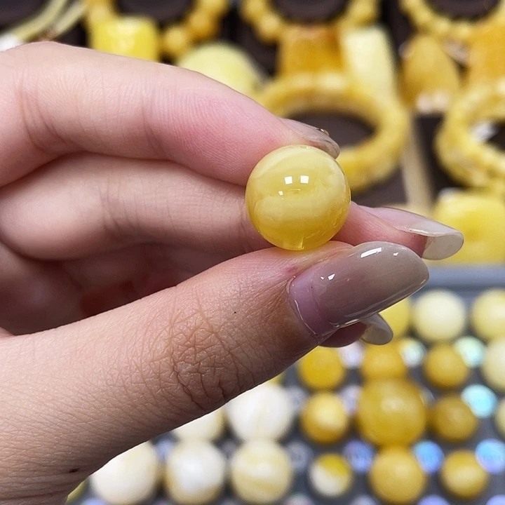 琥珀未镶嵌裸石13mm 0020