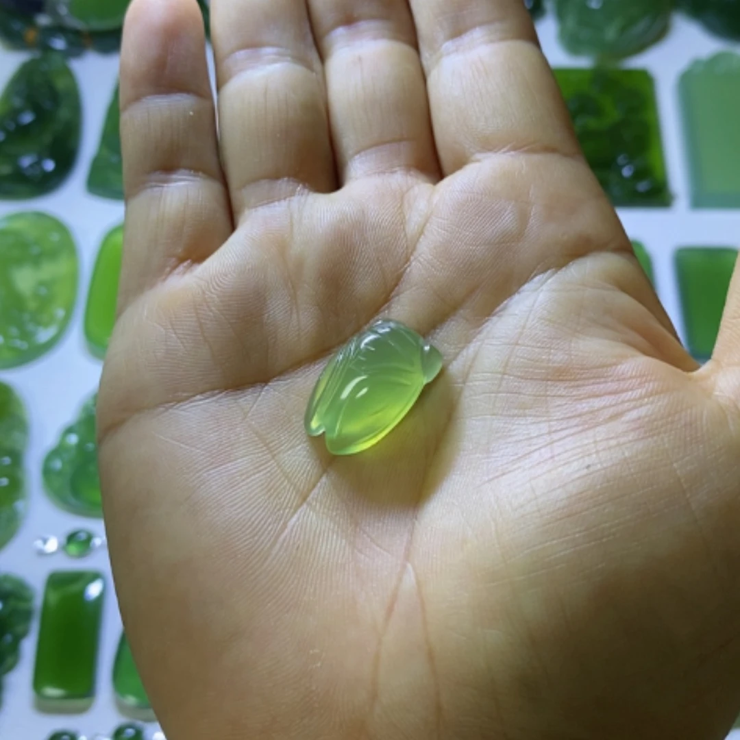 【闪购商品】未镶嵌蛇纹石玉颈饰