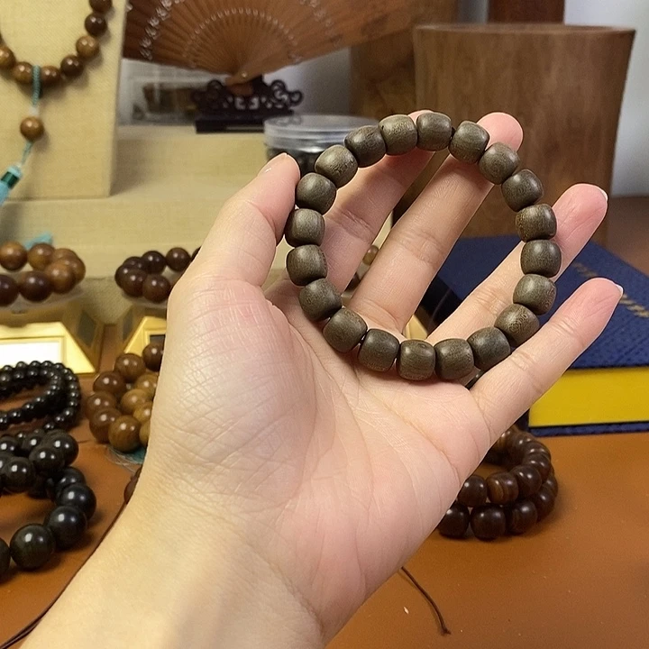 檀香木老山檀香阴沉10-11桶珠手串