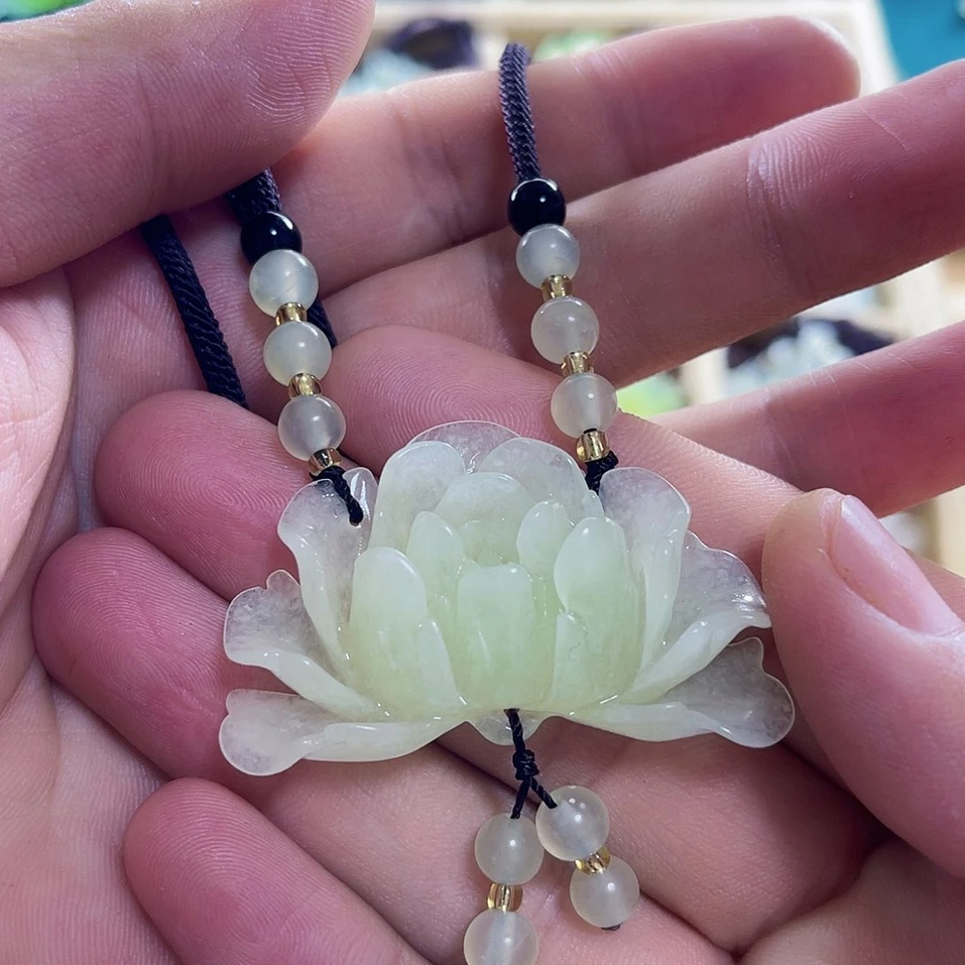 蛇纹石玉未镶嵌挂件