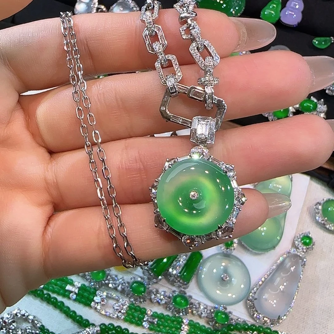 翡翠18K金镶嵌耳饰