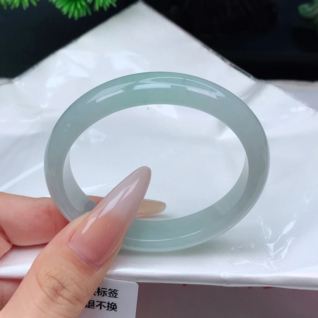翡翠手镯未镶嵌53-54圈口