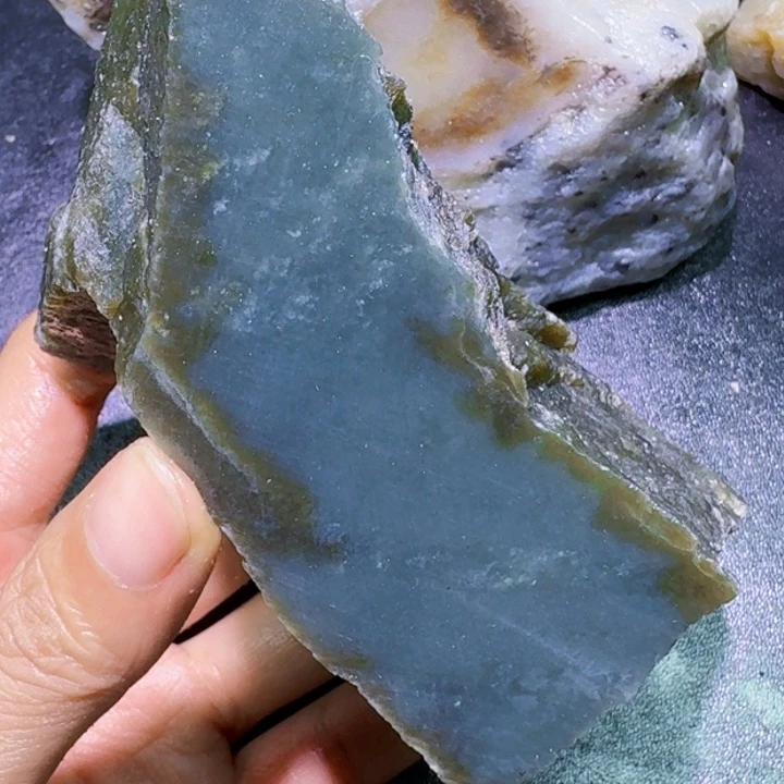未镶嵌和田玉（糖玉）珠宝半成品