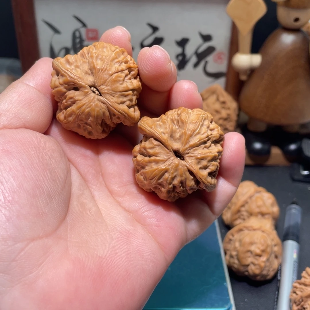 布***噜吊坠桃核38一代火麒麟