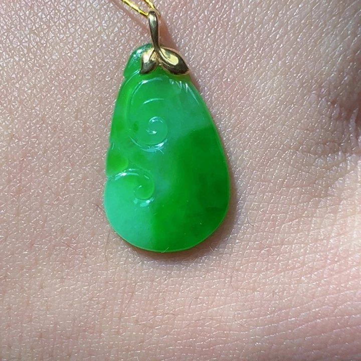 翡翠颈饰18K金镶嵌翡翠