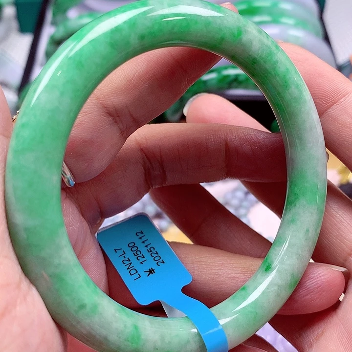 翡翠未镶嵌手镯翡翠