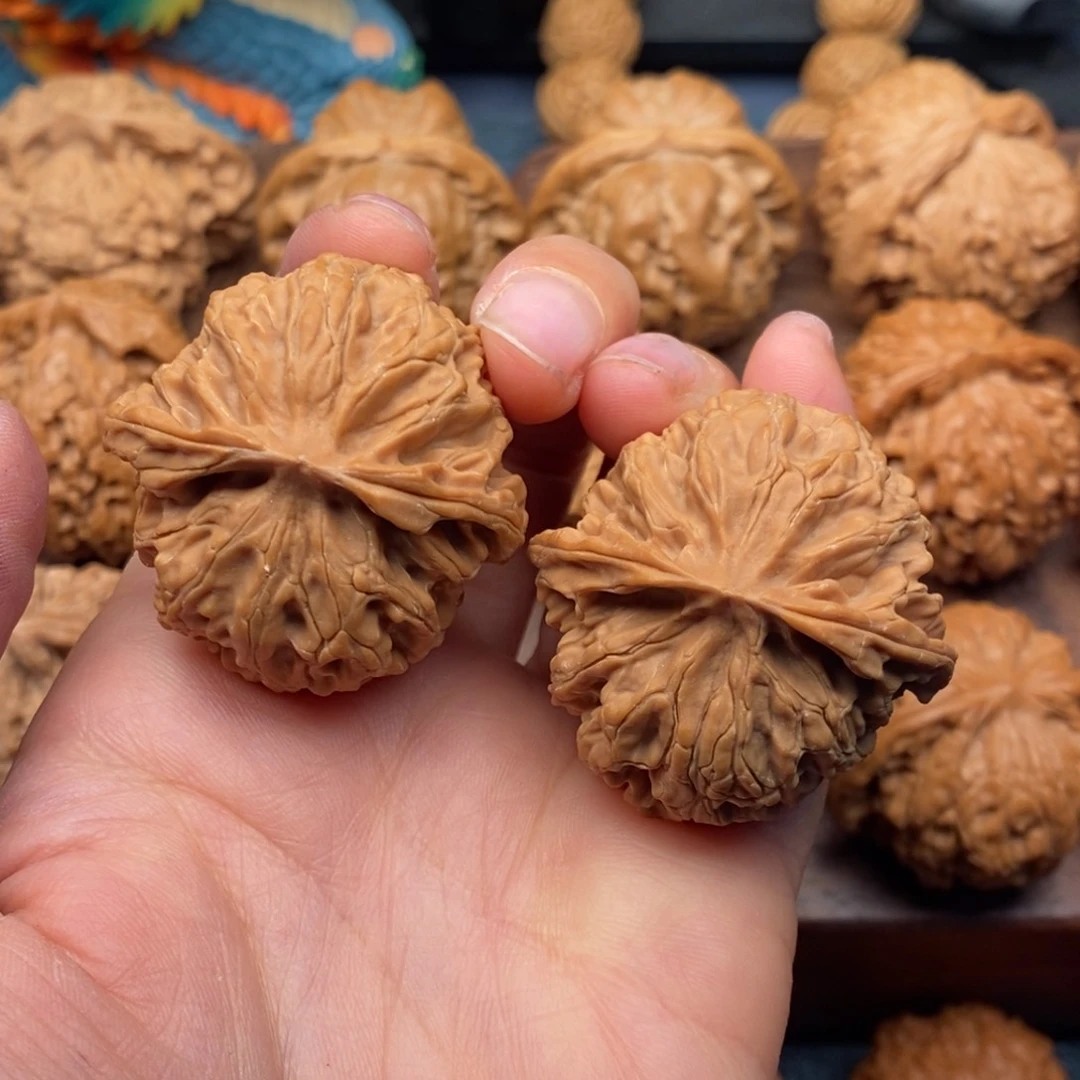 文玩核桃把件38全品，圆球苹果园