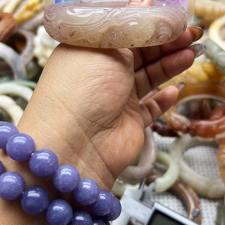 未镶嵌手镯石英岩玉