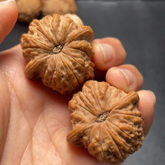 【闪购商品】把件文玩核桃血麒麟………