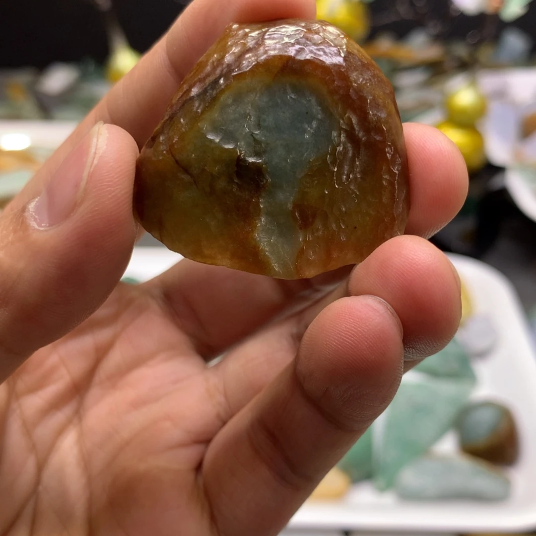 翡翠颈饰未镶嵌刚****H