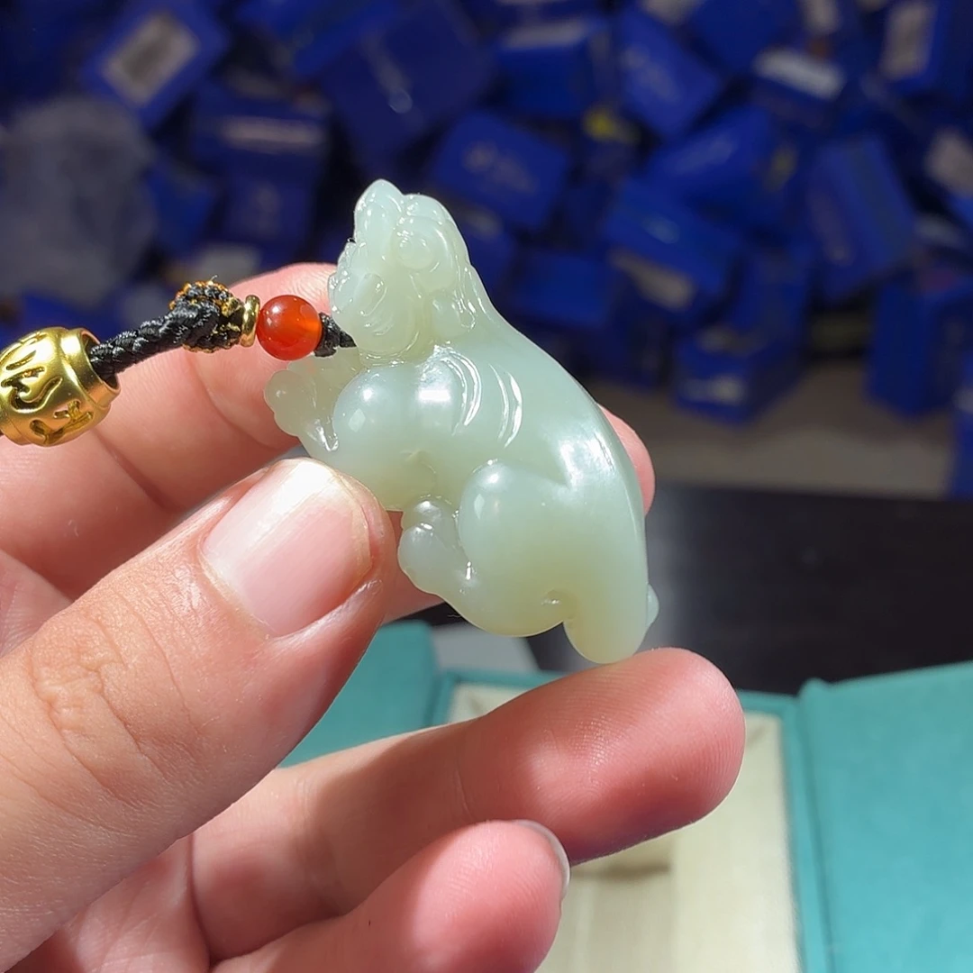 和田玉（糖玉）合金颈饰