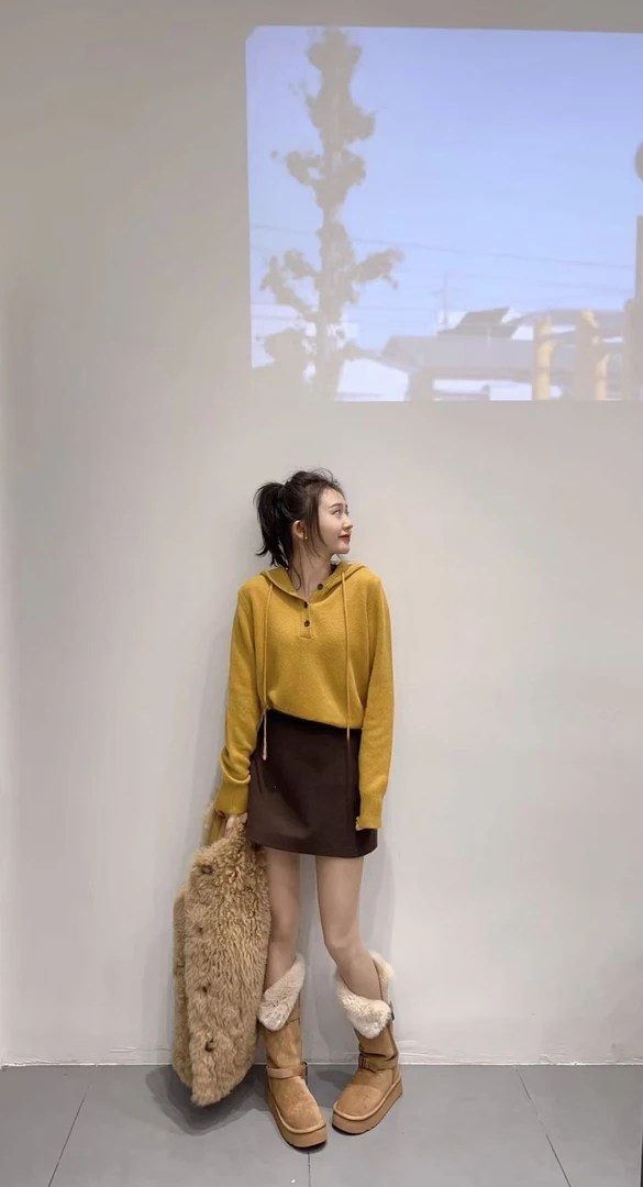 2026秋冬新款韩系气质毛毛马甲外套黄色连帽针织衫高腰半身裙套装
