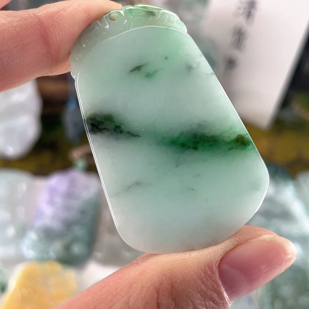 翡翠未镶嵌颈饰无事牌