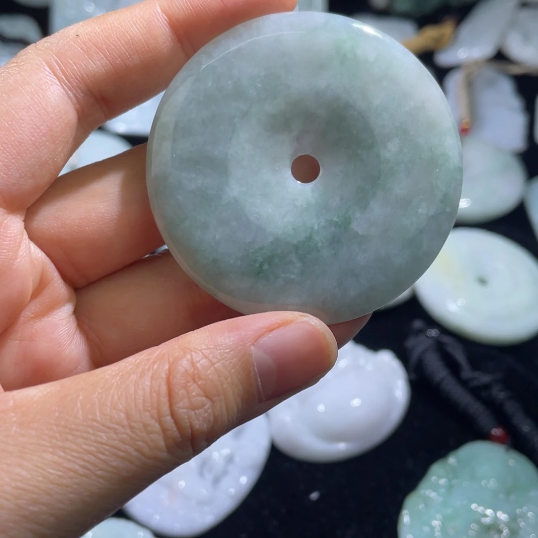 翡翠未镶嵌颈饰扣子