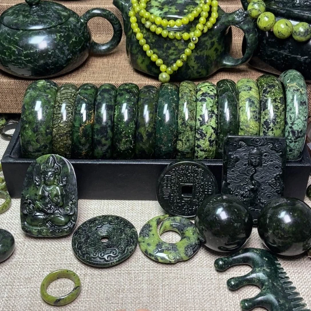 蛇纹石玉颈饰未镶嵌?*?