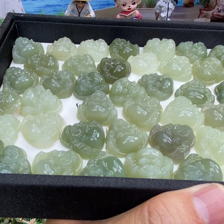 和田玉颈饰未镶嵌多样性发货一个