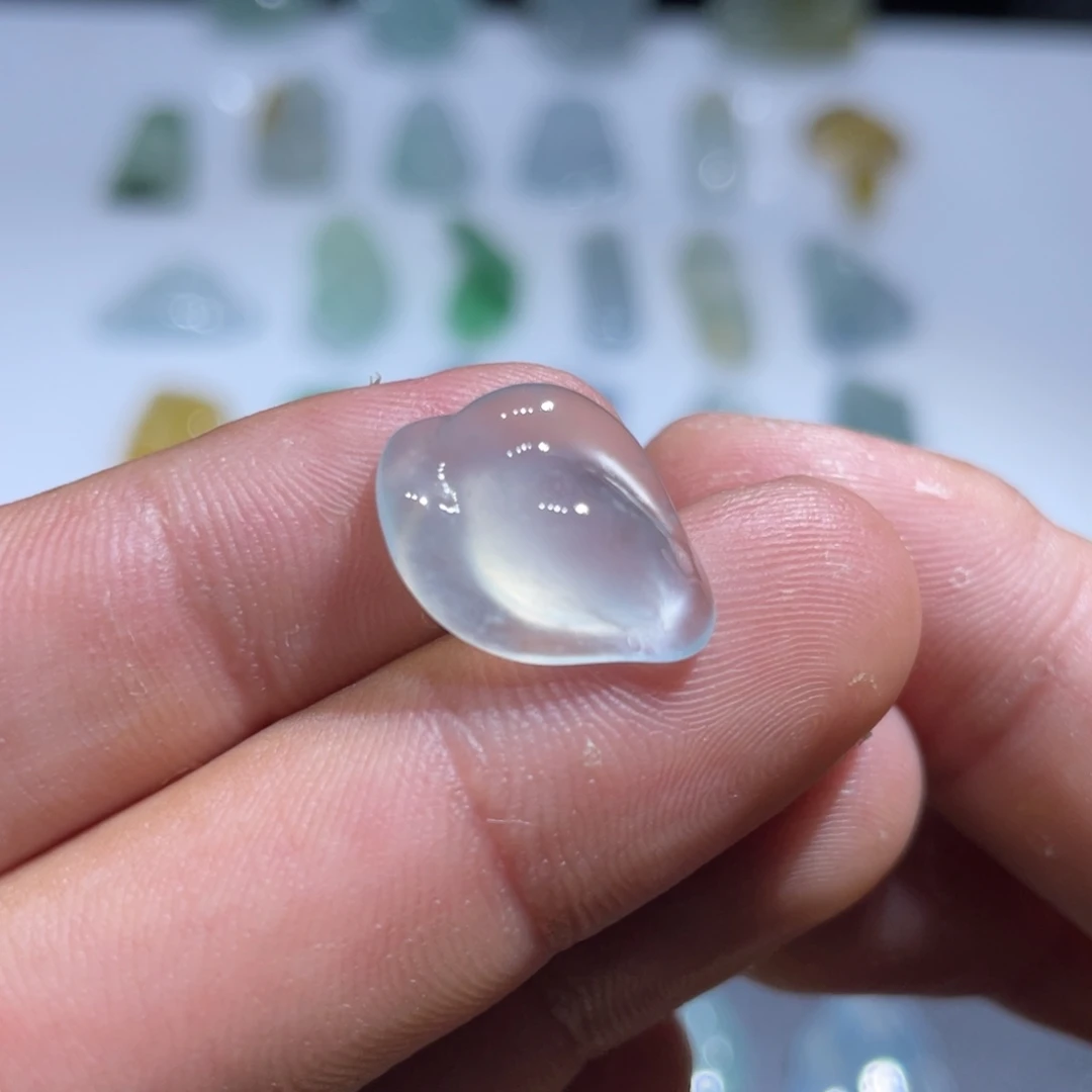 颈饰未镶嵌翡翠冰白随形