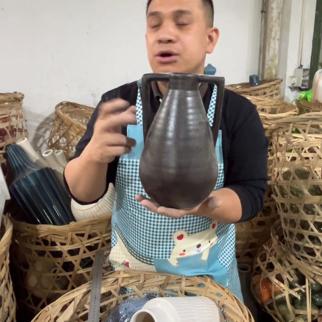 摆件54 号高中低温陶瓷瓶（部分微瑕）