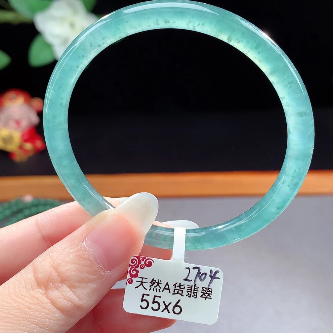 未镶嵌手镯（圆镯）翡翠