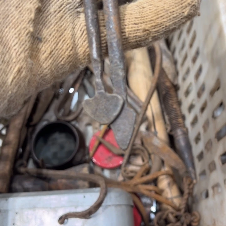 仰***空一物一图，工艺品。