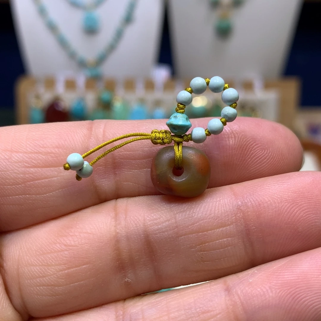 南红玛瑙未镶嵌挂件