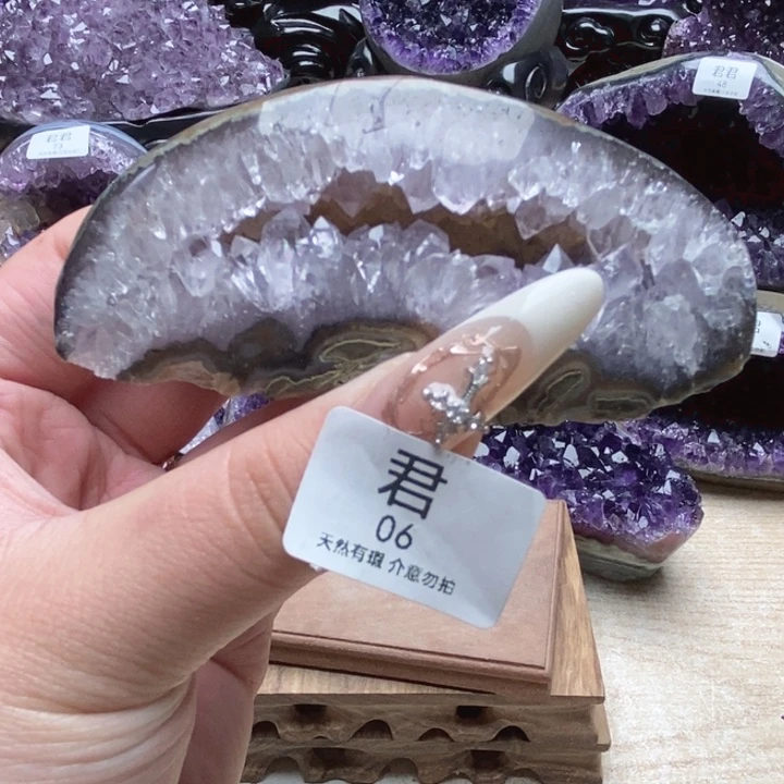 紫晶未镶嵌大型摆件（非配饰）