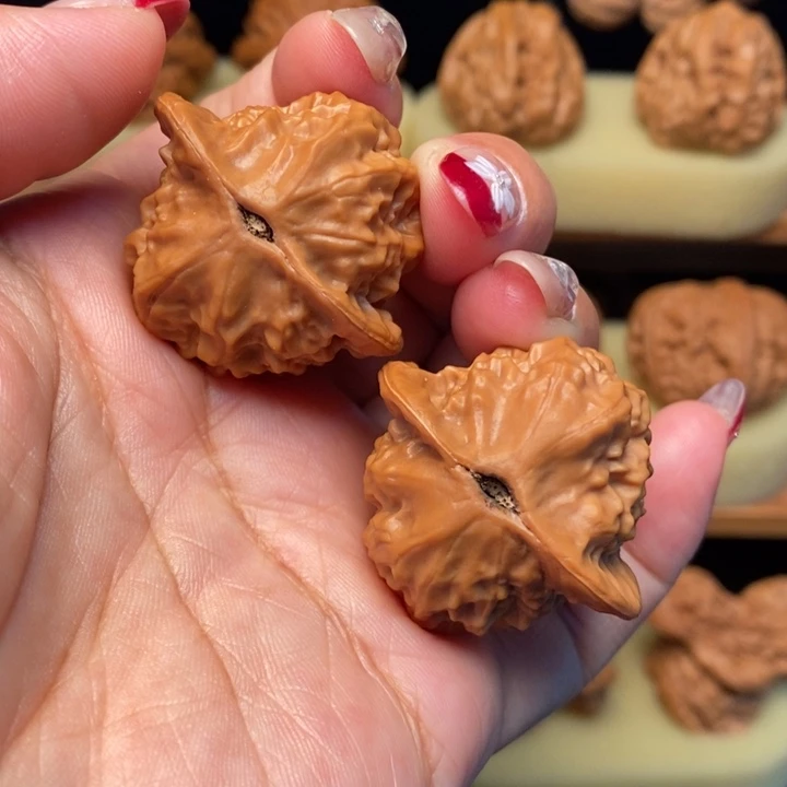 吊坠文玩核桃37全品瓷娃娃