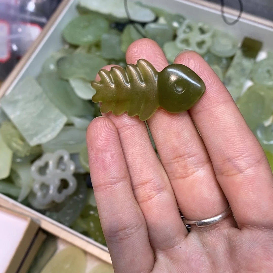 岫玉未镶嵌吊坠(不含链)两单包邮